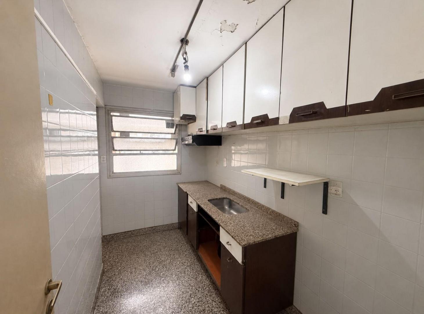 Foto de Venta 3 ambientes con balcón y lavadero en Once, imagen 1
