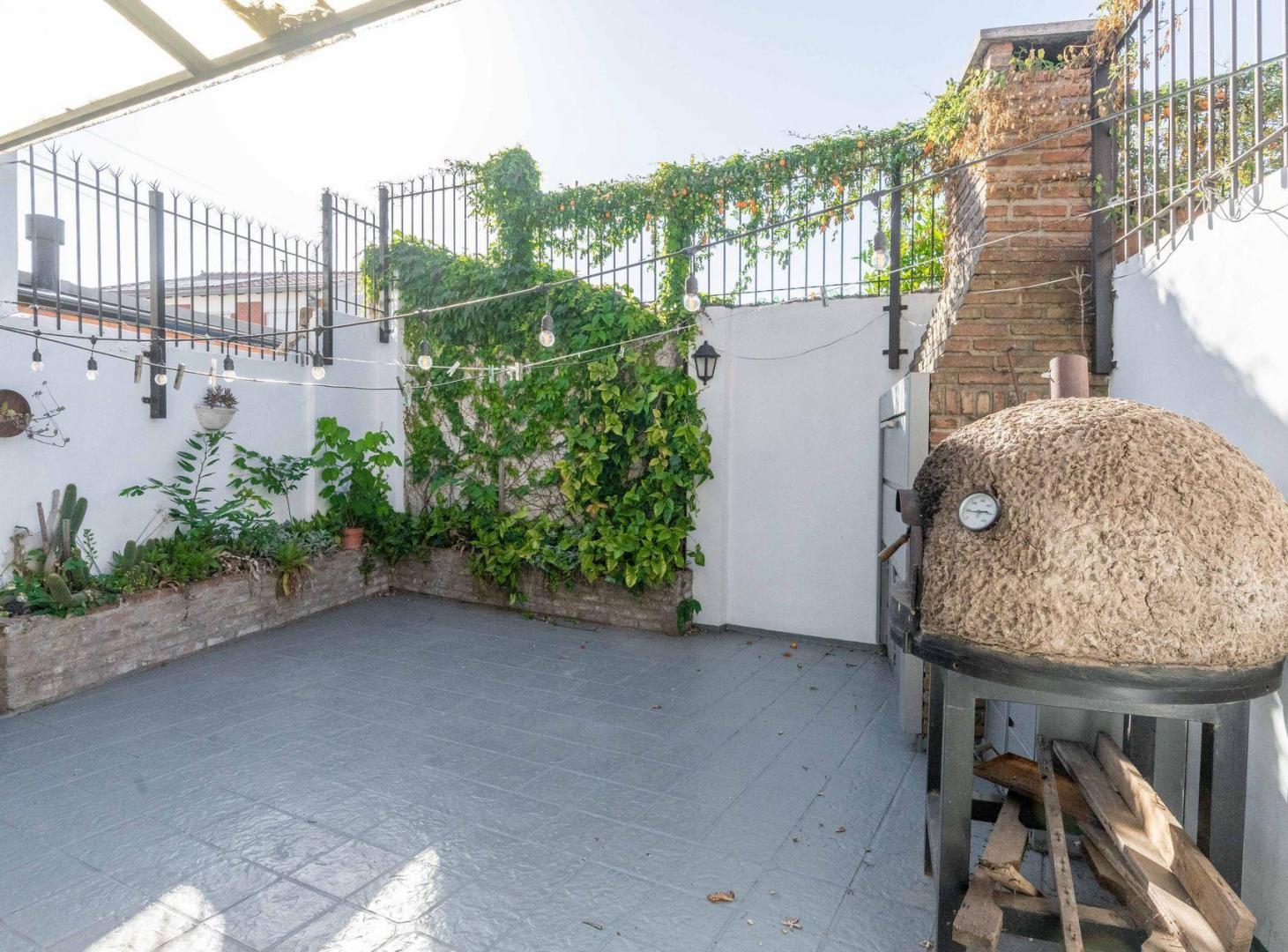 Foto de VENTA CASA 4 AMB COCHERA BERNAL PATIO PARRILLA, imagen 1