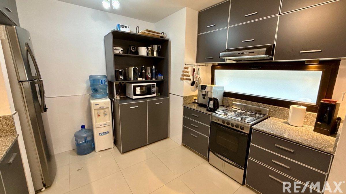Foto de Venta departamento 4 ambientes con cochera Olivos, imagen 2