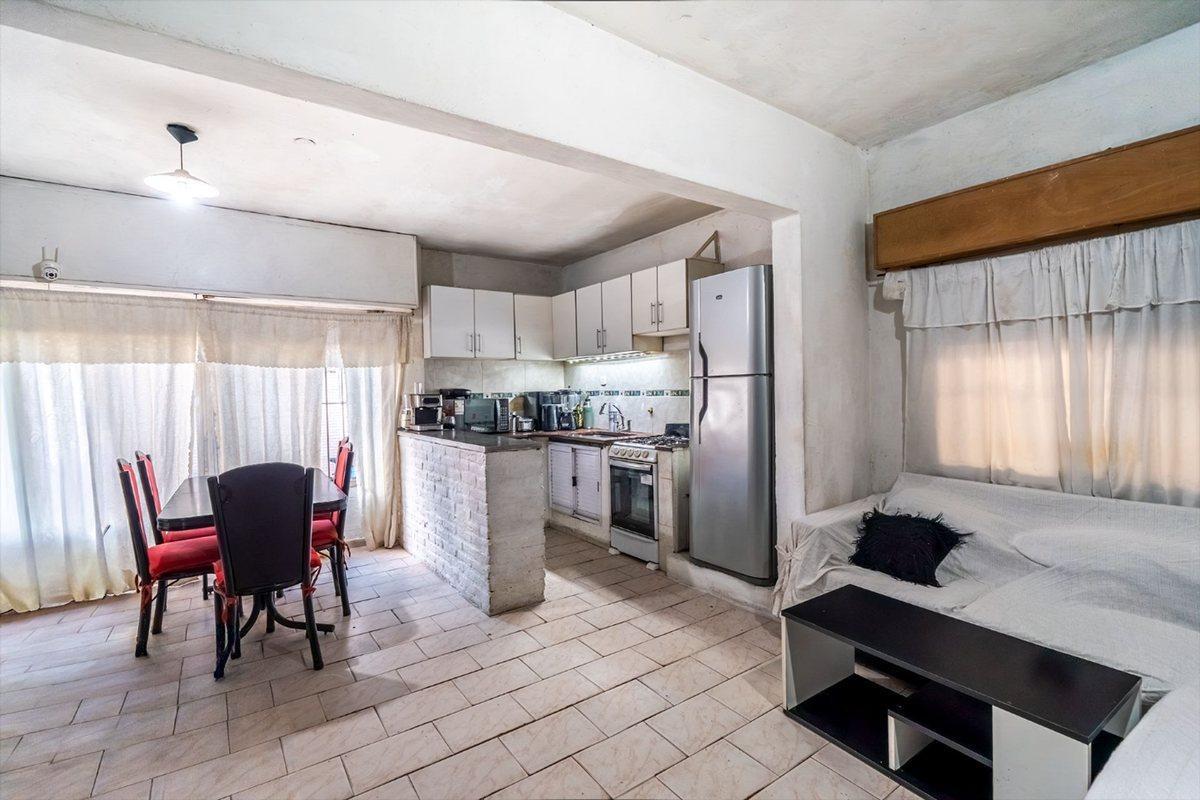 Foto de VENTA PH 4 AMB PATIO ESPACIO GUARDA COCHE - WILDE, imagen 4
