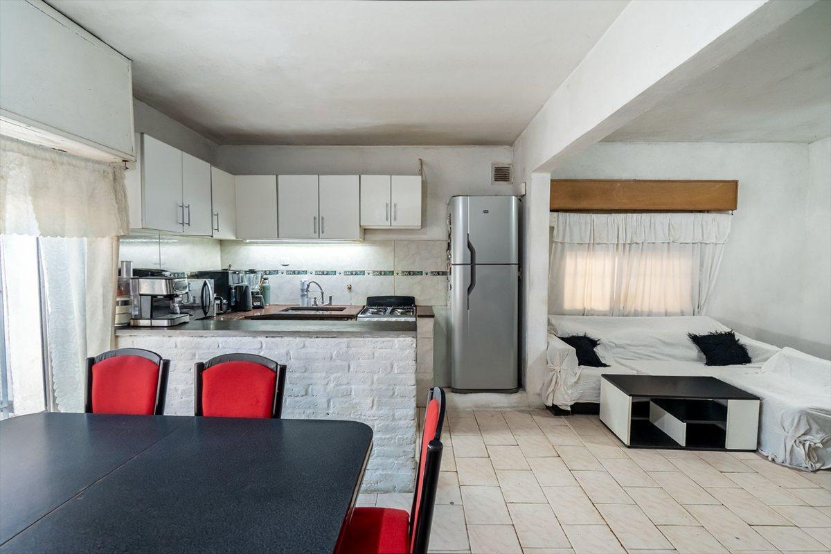 Foto de VENTA PH 4 AMB PATIO ESPACIO GUARDA COCHE - WILDE, imagen 1