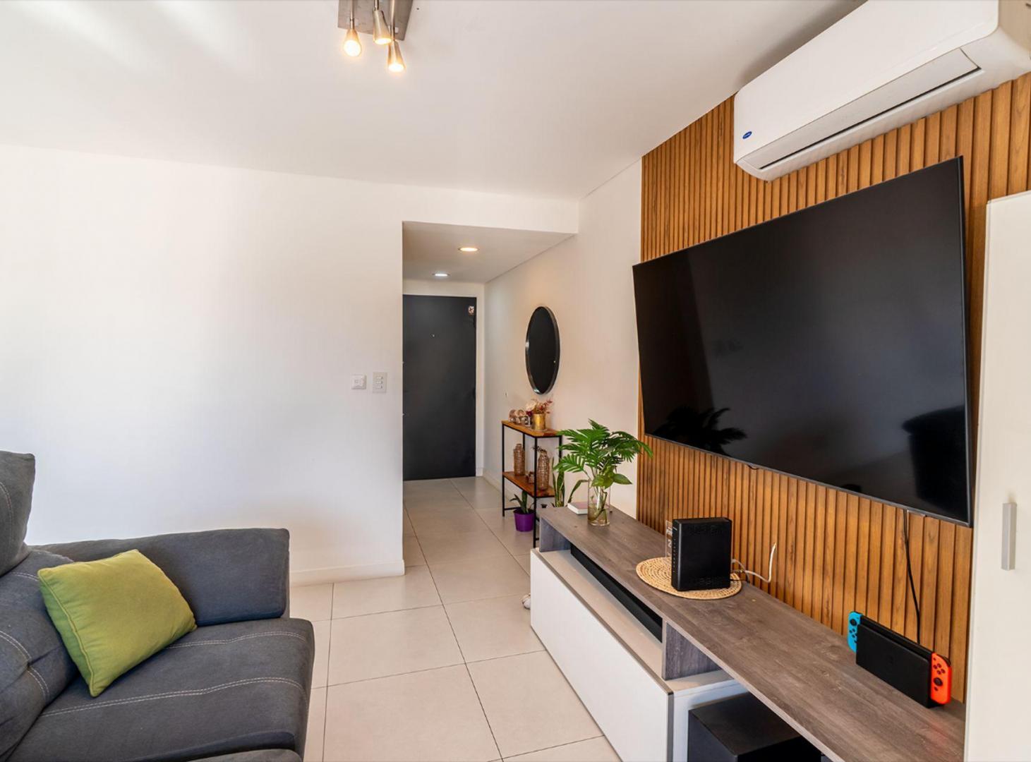 Foto de Venta Depto 3 amb Balcon Frente SUM Ituzaingo, imagen 2