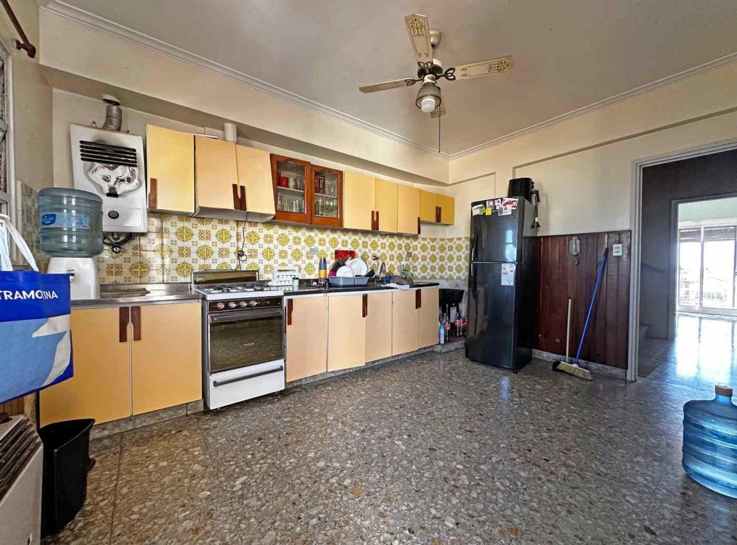 Foto de VENTA DEPARTAMENTO EN PH 4 AMB. COCHERA QUILMES E., imagen 2