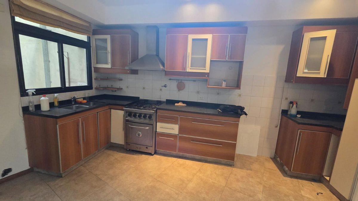 Foto de VENTA Parque Chacabuco CASA 3dorm. cochera terraza, imagen 4