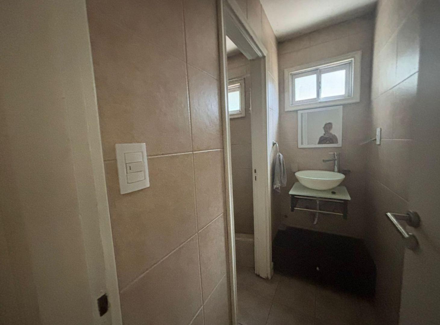 Foto de VENTA LANUS CASA 2 AMBIENTES CON QUINCHO Y PATIO, imagen 4