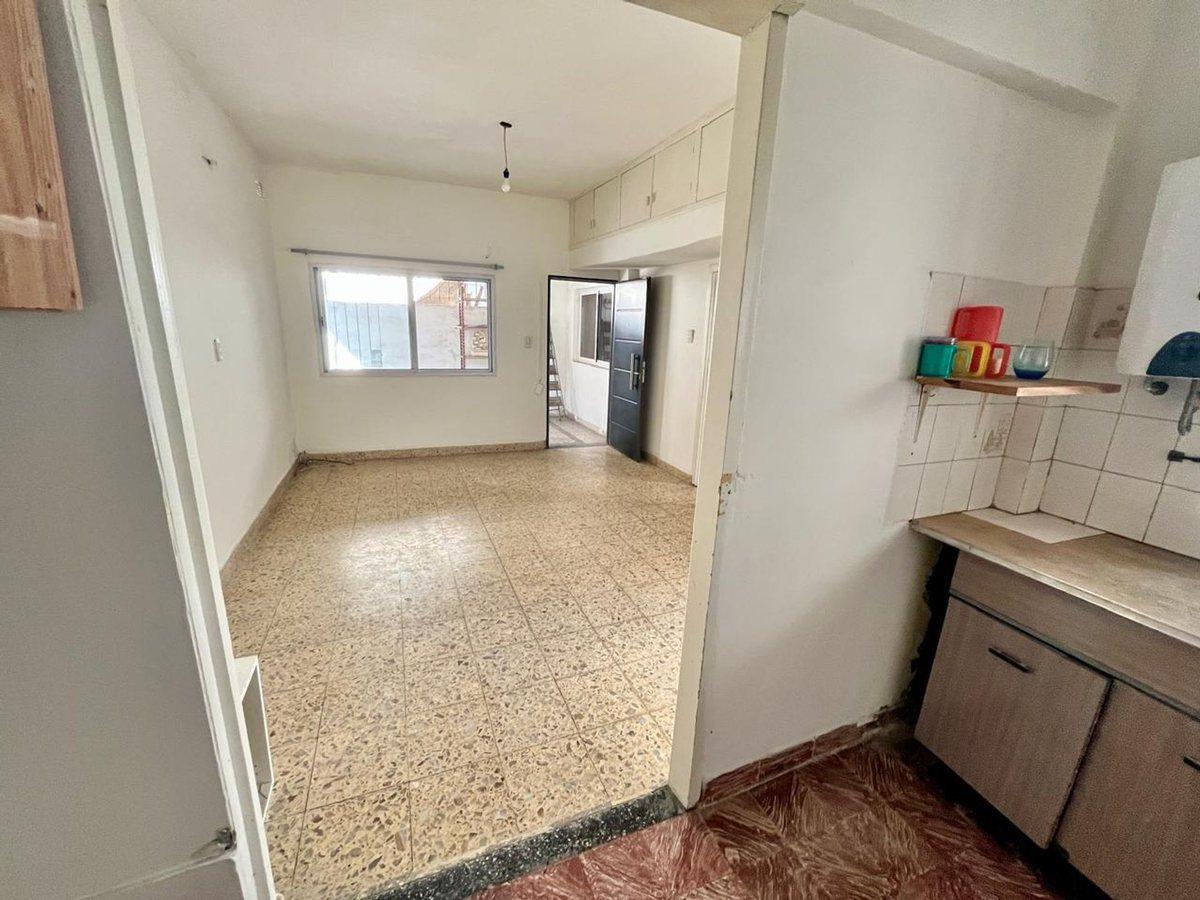 Foto de VENTA PH 3 AMB PATIO REMEDIOS DE ESCALADA LANUS, imagen 3