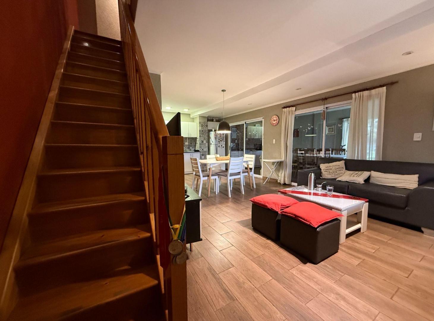 Foto de VENTA CASA 4 AMB | MONTE GRANDE, imagen 2