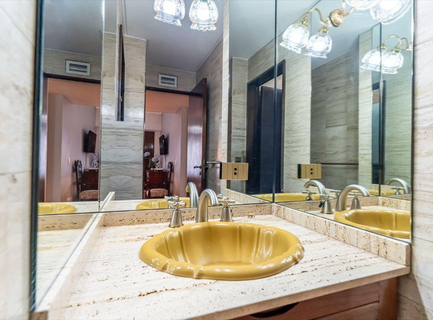 Foto de VENTA 4 AMB 136M2 COCHERA BAULERA AVELLANEDA CTRO, imagen 2