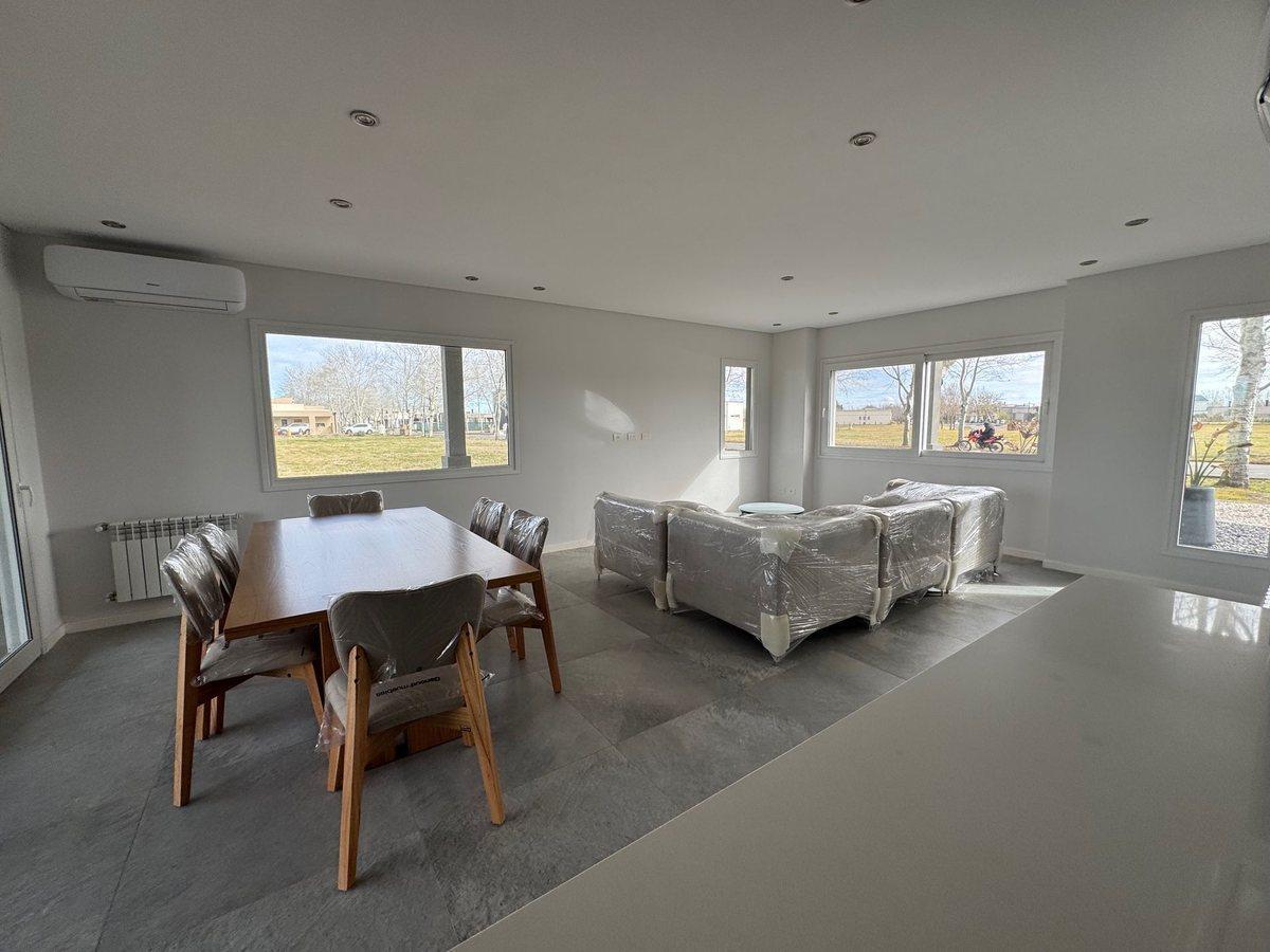 Foto de VENTA CASA HARAS DEL SUR 3 C/ PILETA 3 DORMITORIOS, imagen 3