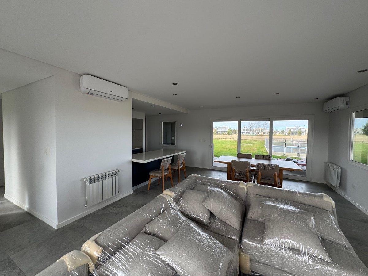 Foto de VENTA CASA HARAS DEL SUR 3 C/ PILETA 3 DORMITORIOS, imagen 5