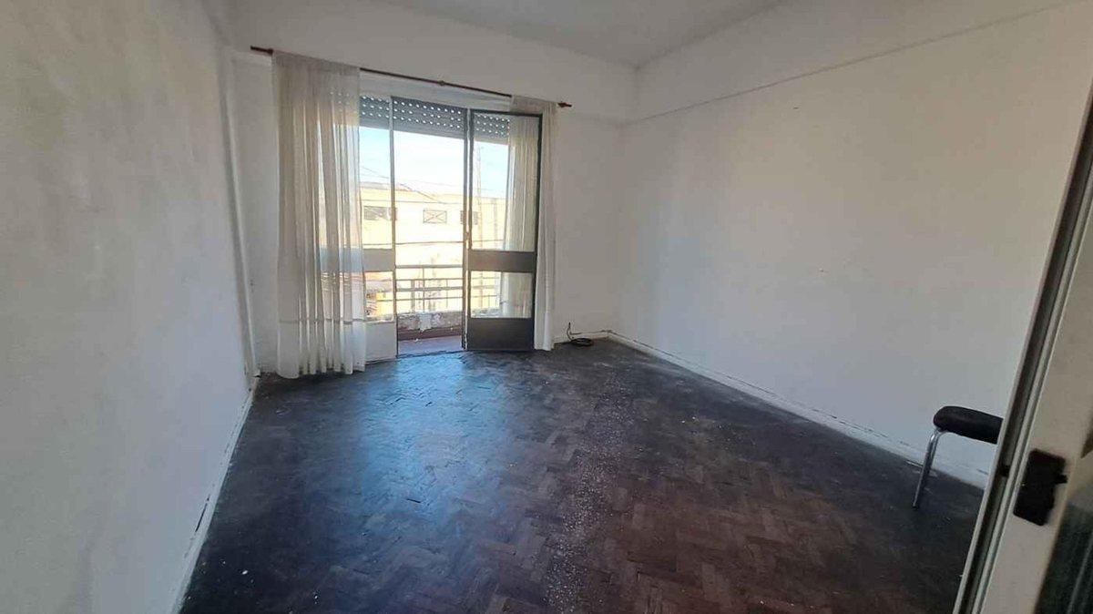 Foto de VENTA PH 4 AMBIENTES EN AVELLANEDA CON TERRAZA, imagen 2