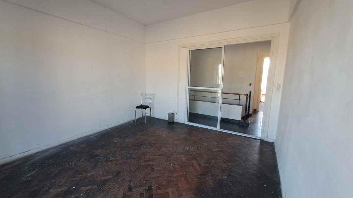 Foto de VENTA PH 4 AMBIENTES EN AVELLANEDA CON TERRAZA, imagen 1