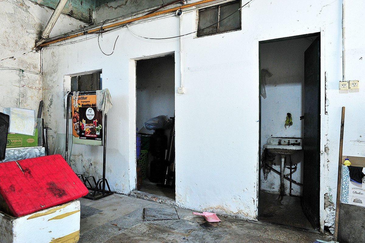 Foto de VENTA GALPON CON BAÑO Y FONDO EN VILLA DOMINICO, imagen 2