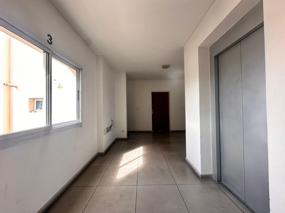 Foto de Venta Depto 2 amb c/cochera Apto Credito Temperley, imagen 5