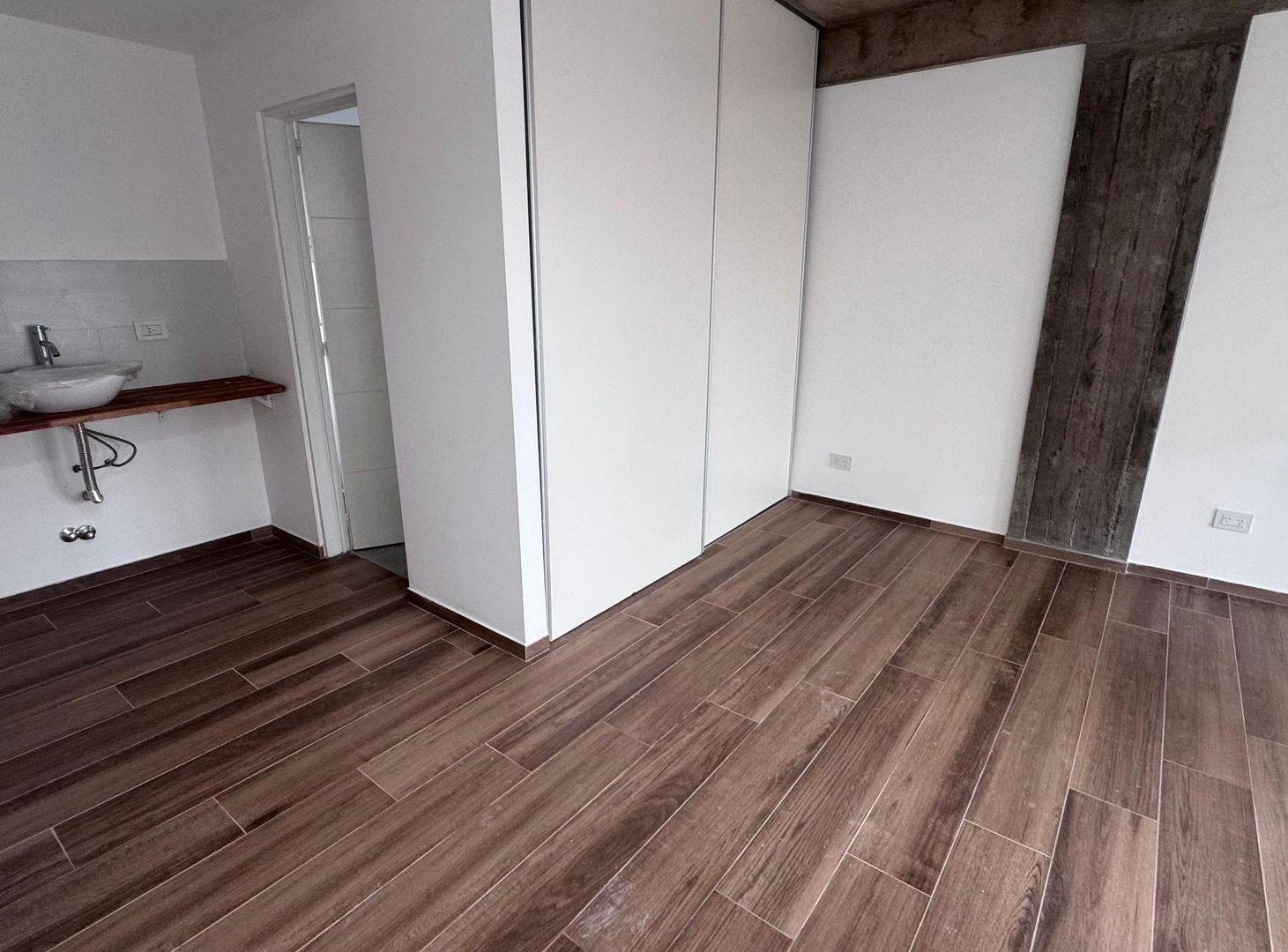 Foto de VENTA DEPTO DUPLEX 2 AMB. ESTRENAR BANFIELD 83M2, imagen 4