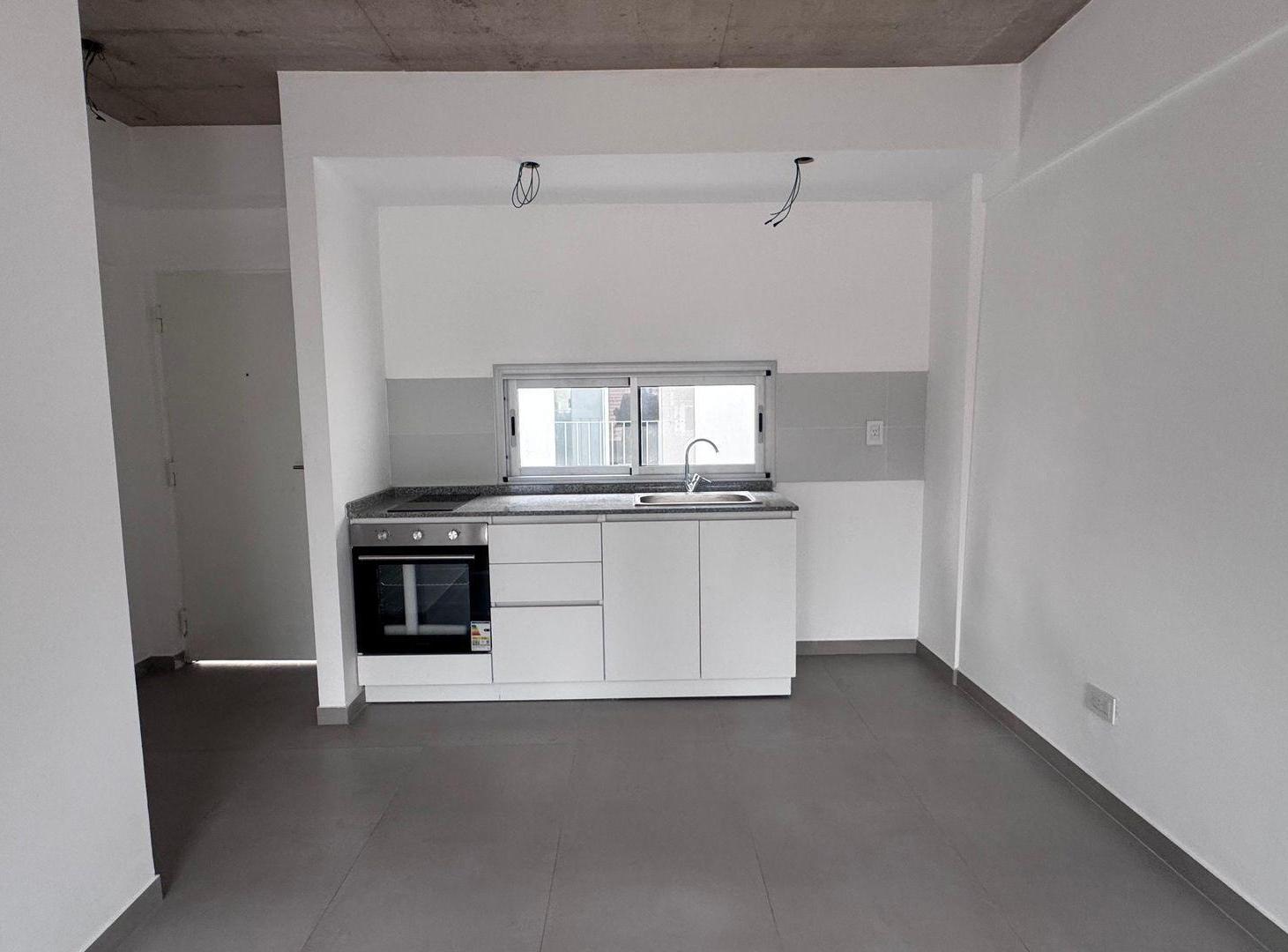 Foto de VENTA DEPTO DUPLEX 2 AMB. ESTRENAR BANFIELD 83M2, imagen 2