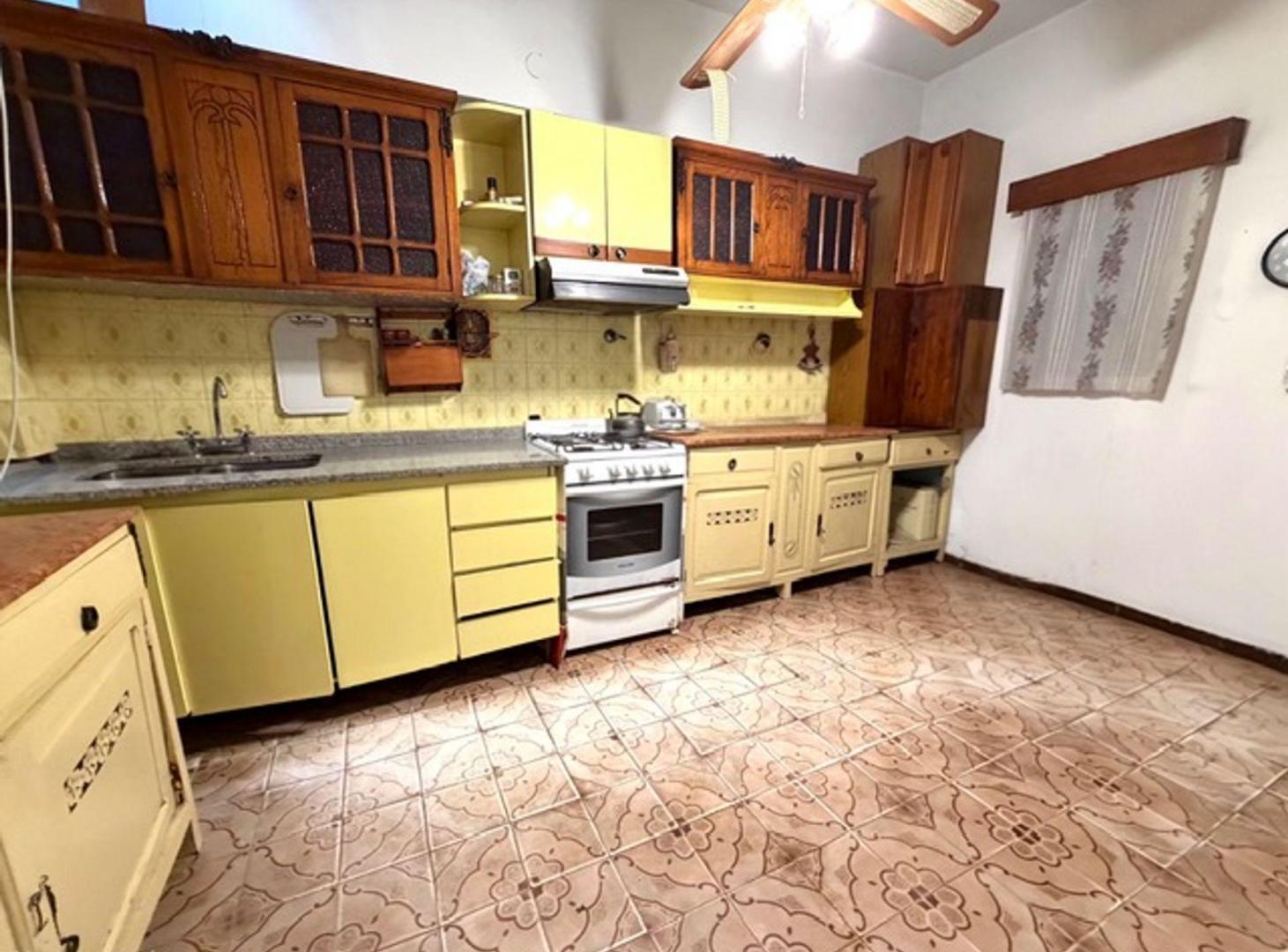 Foto de VENTA CASA MULTIFAMILIAR EN SARANDI LOTE 8.66x44.9, imagen 2