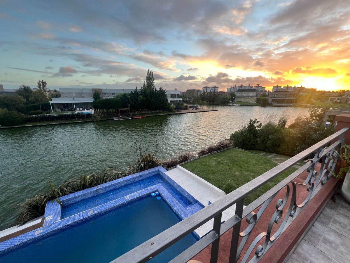Foto de VENTA CASA NUEVO QUILMES 8 AMBIENTES A LA LAGUNA, imagen 5