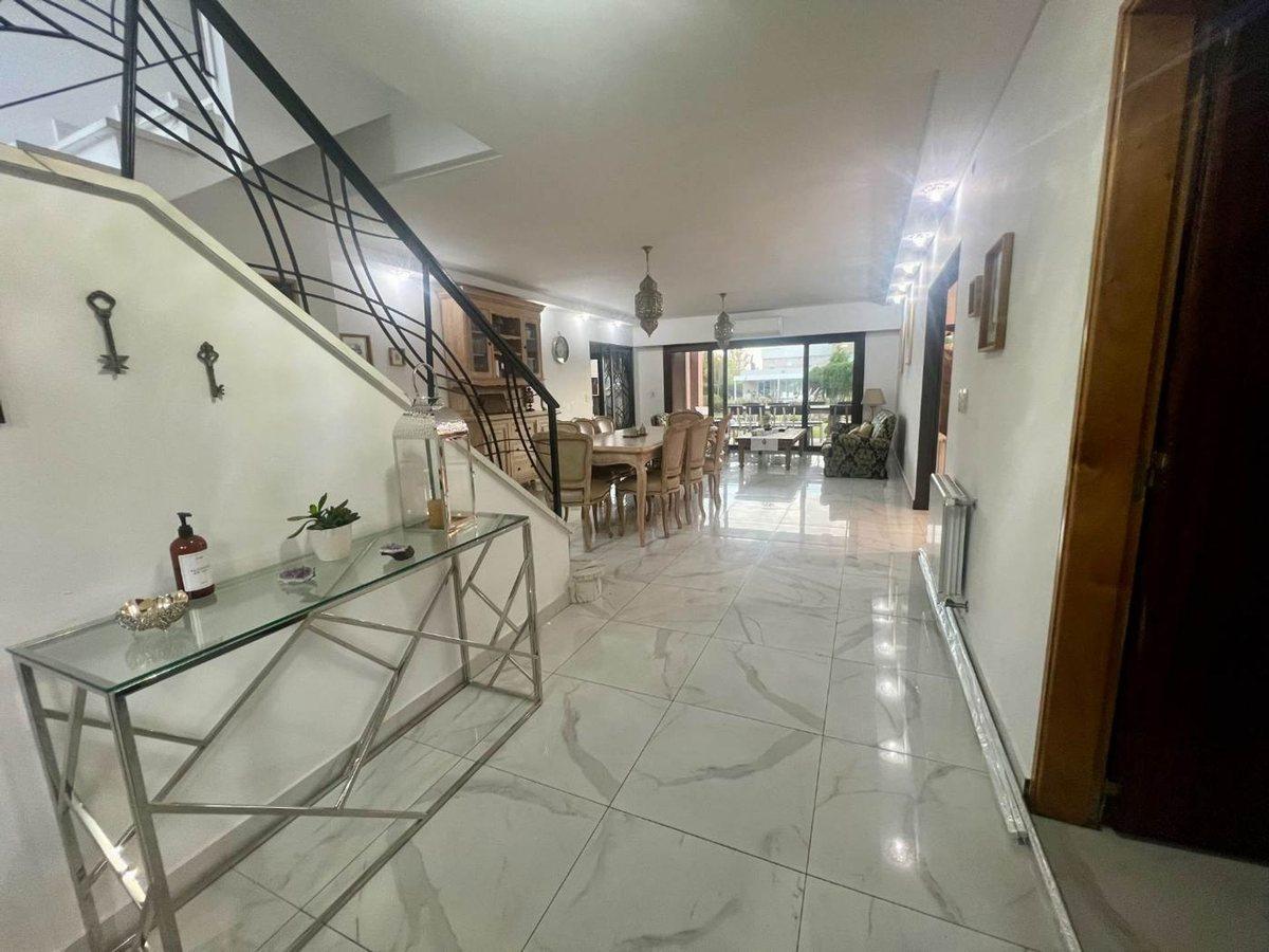 Foto de VENTA CASA NUEVO QUILMES 8 AMBIENTES A LA LAGUNA, imagen 4