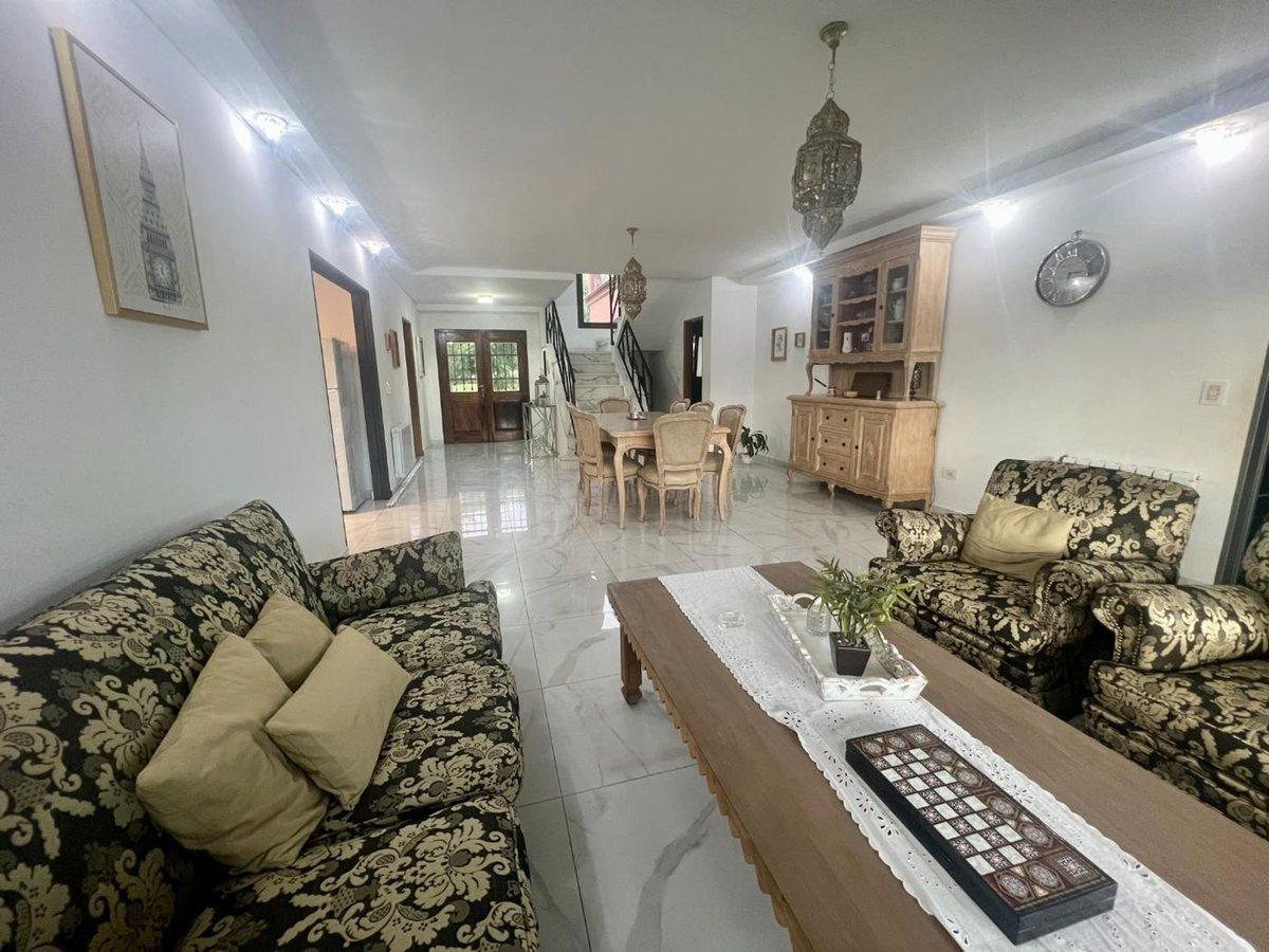 Foto de VENTA CASA NUEVO QUILMES 8 AMBIENTES A LA LAGUNA, imagen 1