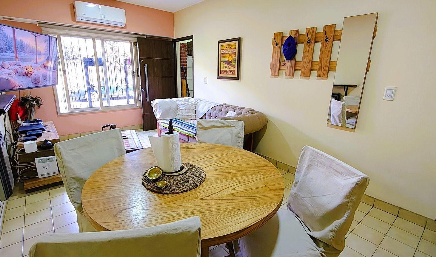 Foto de VENTA CASA 5 AMBIENTES CON COCHERAS CIUDAD EVITA, imagen 1