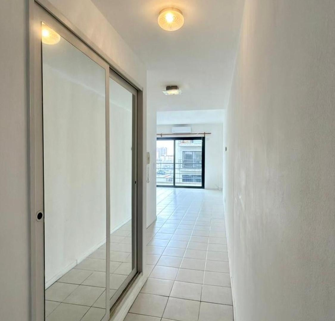 Foto de VENTA MONSERRAT DEPTO 2 AMB, imagen 2