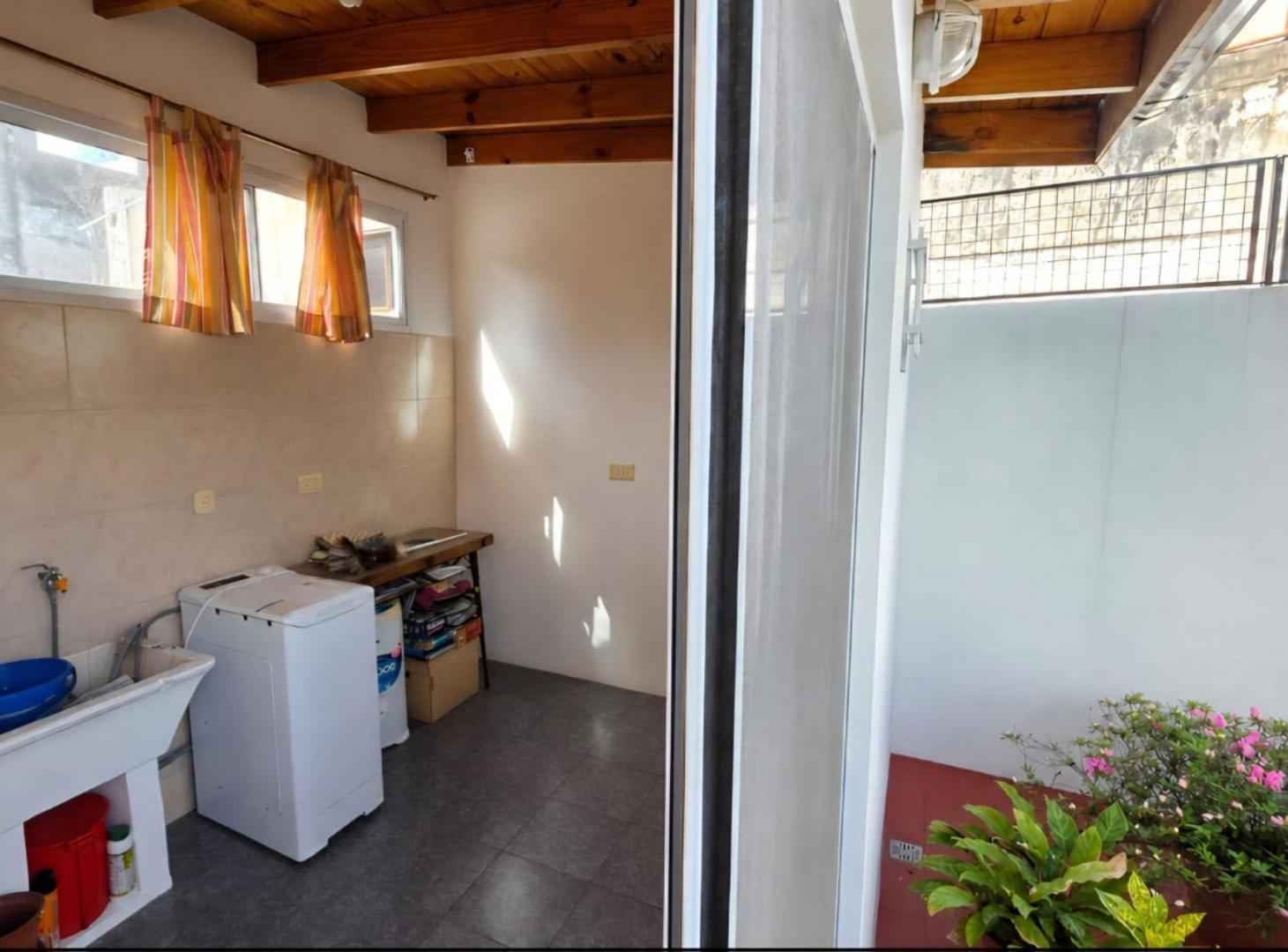 Foto de VENTA PH 3 AMBIENTES CON BALCON EN CHACARITA, imagen 2