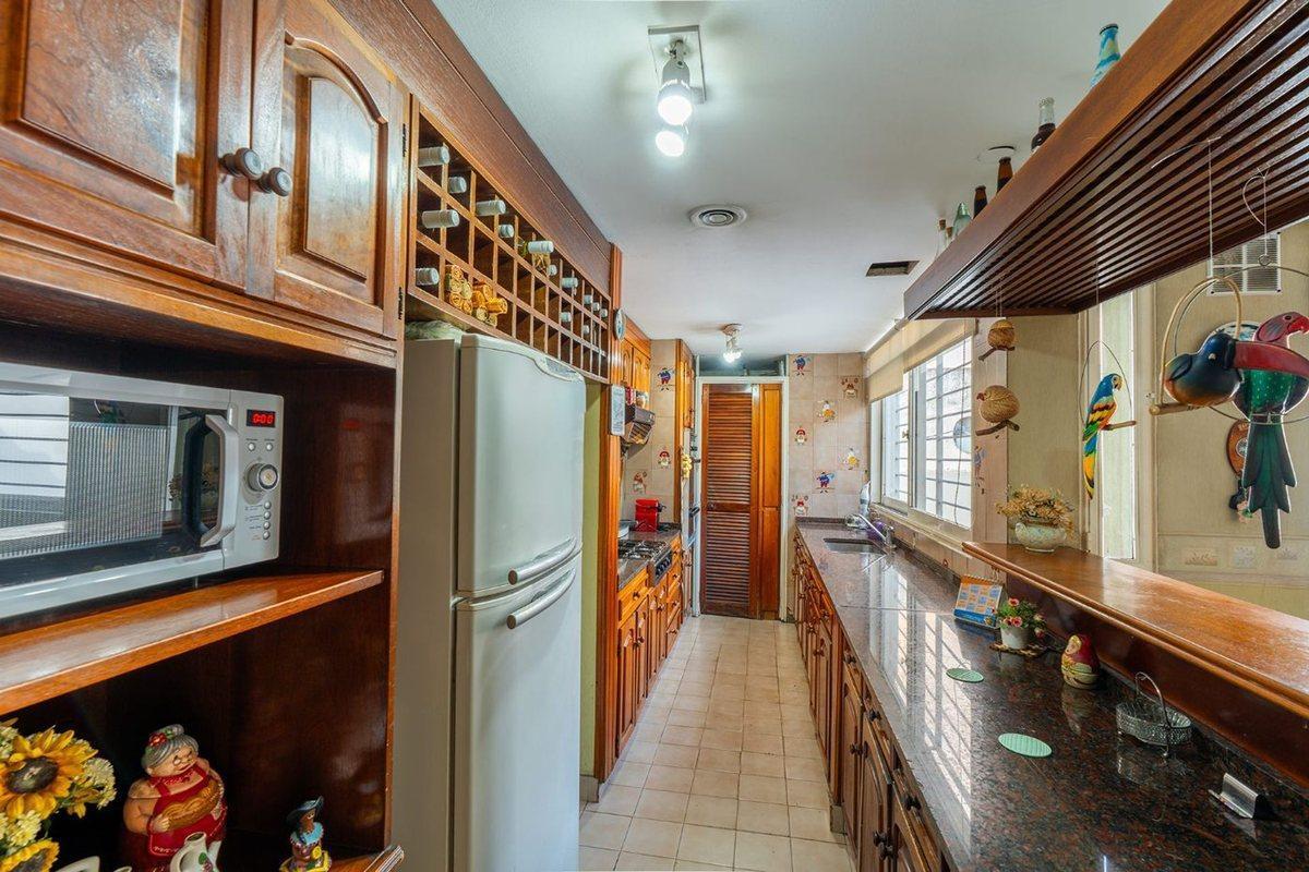 Foto de VENTA IMPORTANTE LOCAL COMERCIAL MAS PH LANUS CTRO, imagen 5