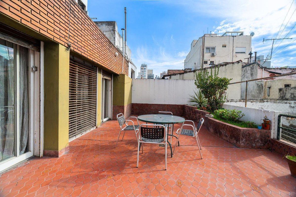 Foto de VENTA IMPORTANTE LOCAL COMERCIAL MAS PH LANUS CTRO, imagen 4