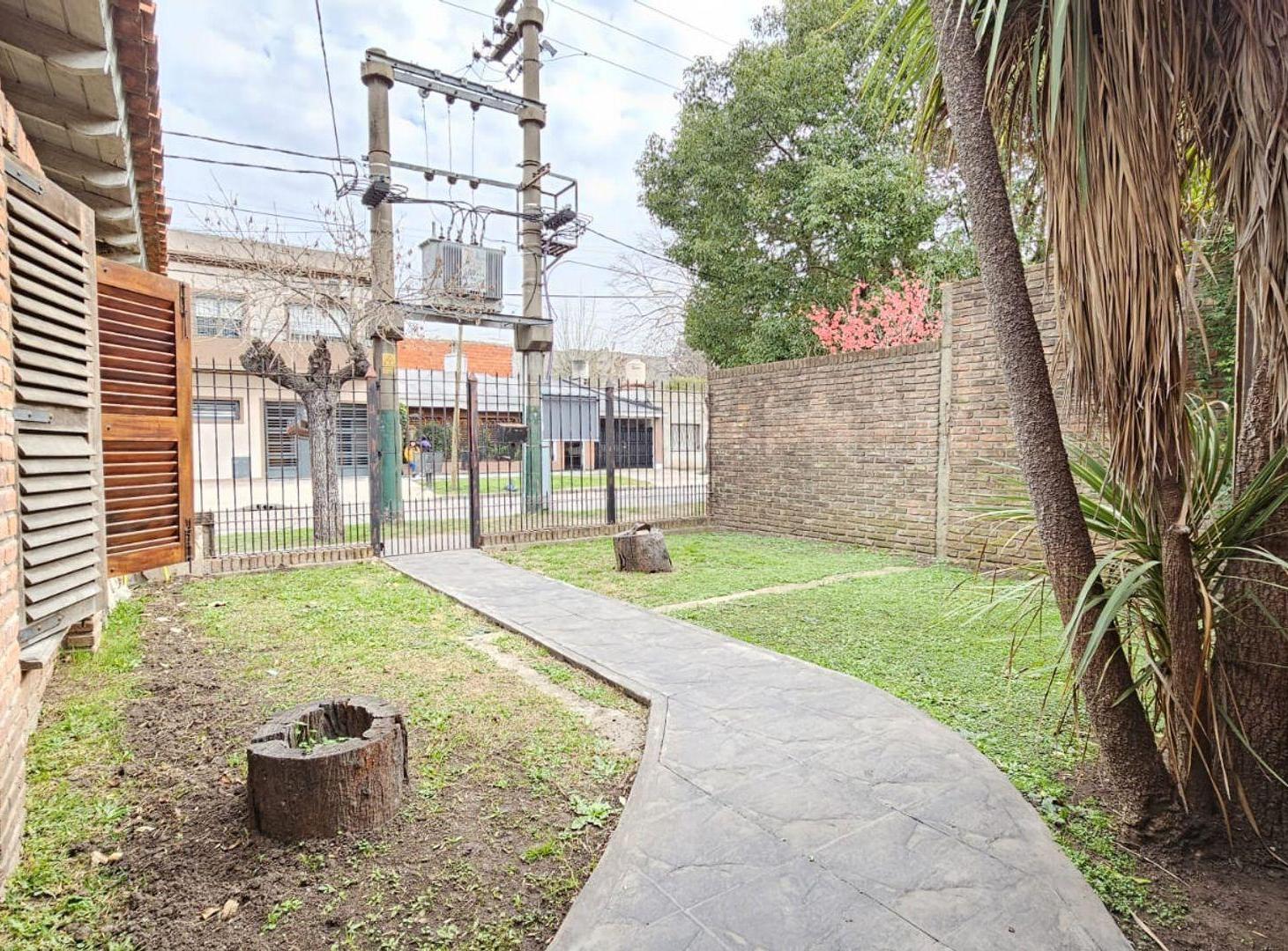 Foto de VENTA CASA 4 AMBIENTES LAVALLOL, imagen 1