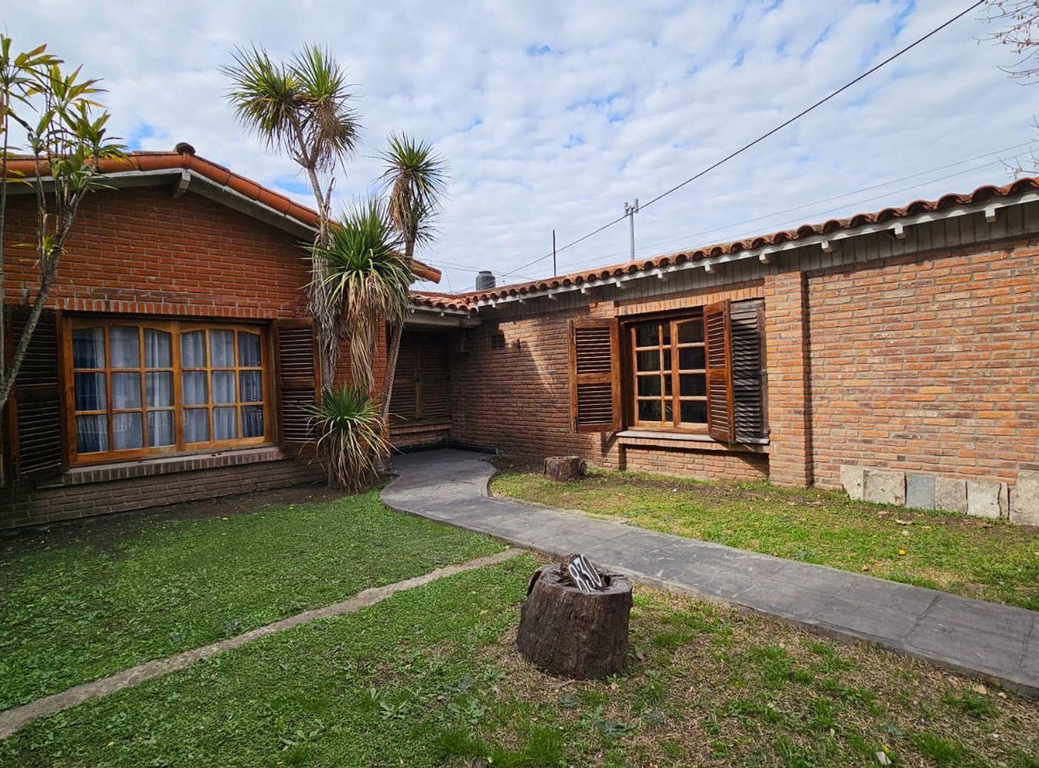 VENTA CASA 4 AMBIENTES LAVALLOL
