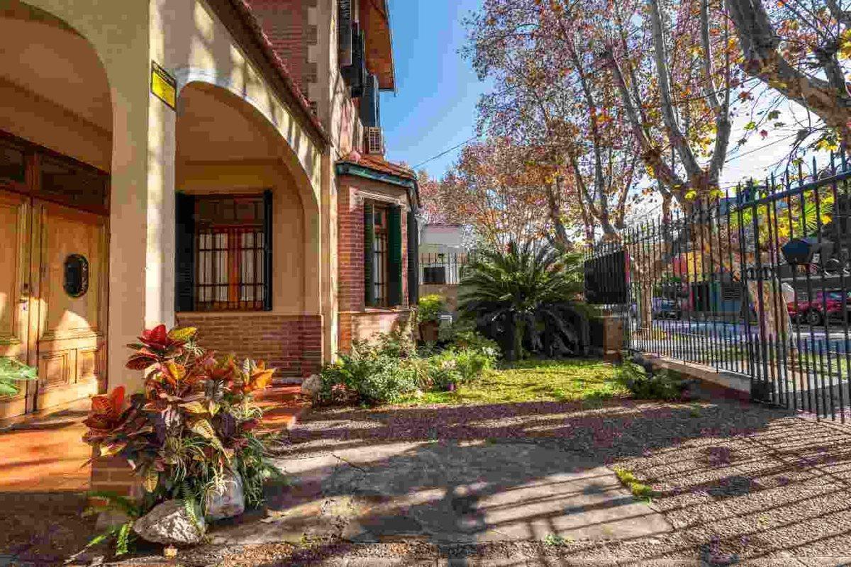Foto de VENTA CASA BANFIELD 6 AMBIENTES, imagen 1