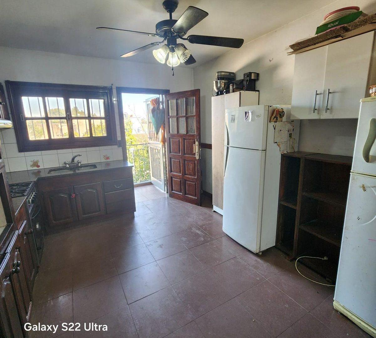 Foto de Venta Casa 6 ambientes Solano Quilmes, imagen 2