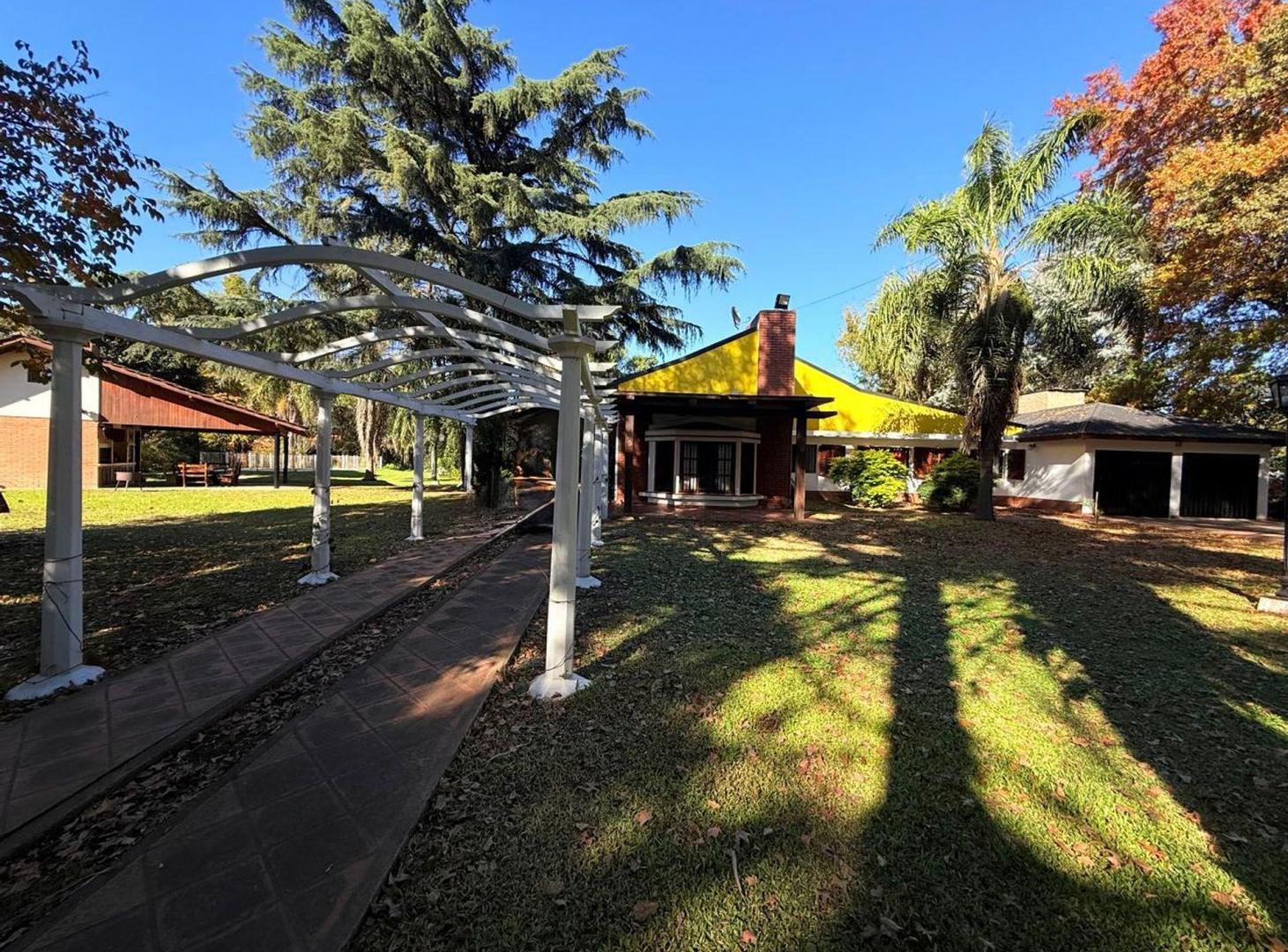Foto de VENTA CASA 7 AMB BARRIO PARQUE EL TREBOL EZEIZA, imagen 2