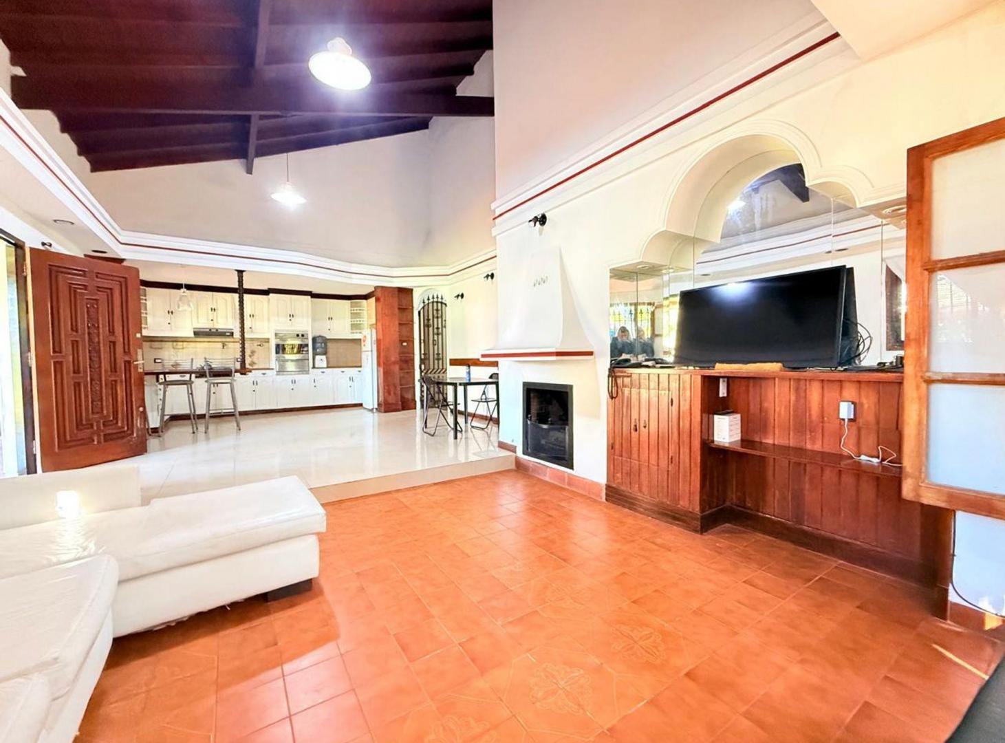 Foto de VENTA CASA 7 AMB BARRIO PARQUE EL TREBOL EZEIZA, imagen 1