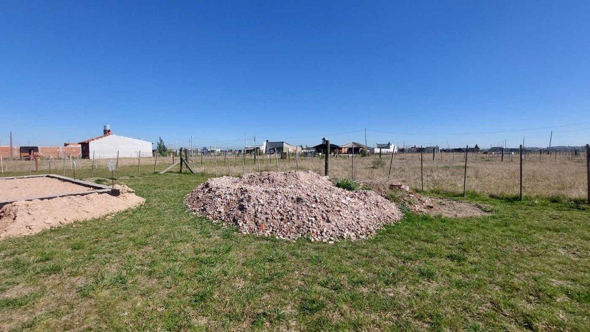 Foto de VENTA LOTE 600 M2 DOMSELAAR con materiales, imagen 5