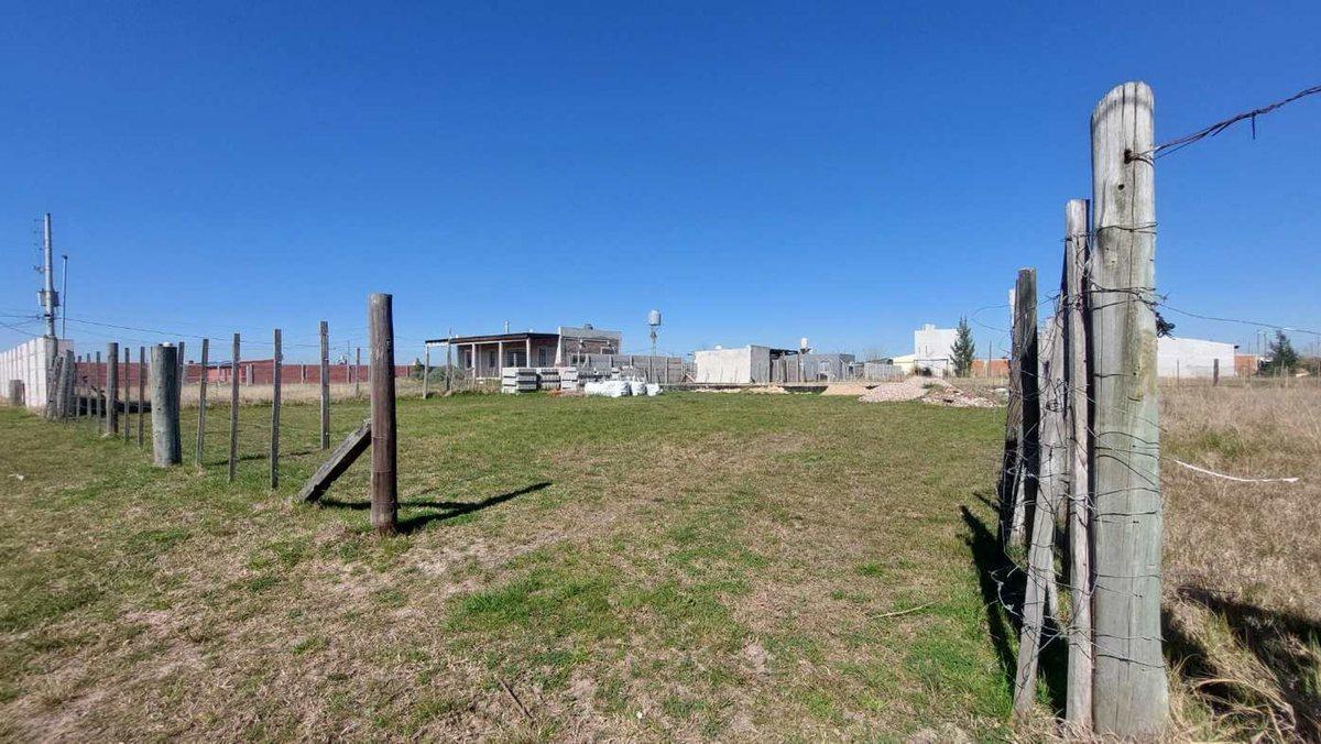 Foto de VENTA LOTE 600 M2 DOMSELAAR con materiales, imagen 4