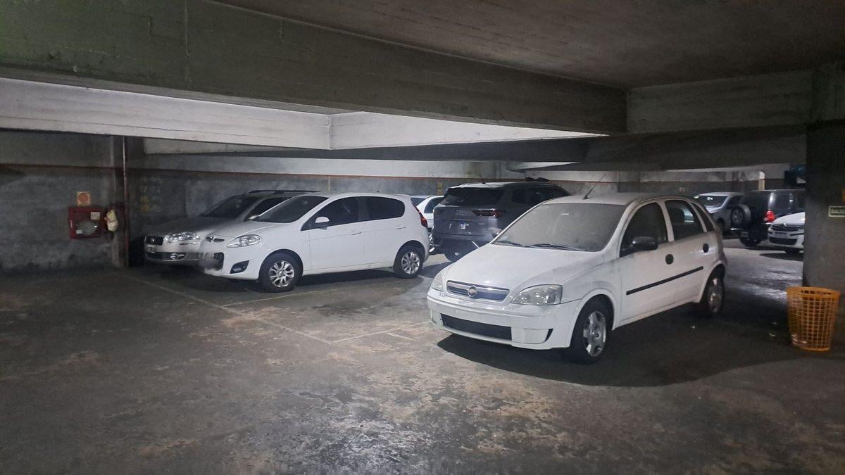 Foto de VENTA 22 COCHERAS EN CABALLITO SOBRE AV RIVADAVIA, imagen 4