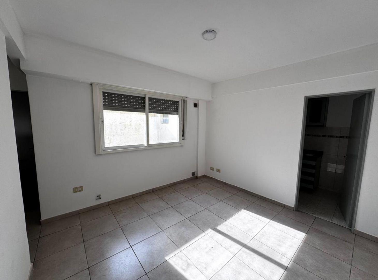 Foto de VENTA DEPARTAMENTO 2 AMBIENTES LINIERS, imagen 5