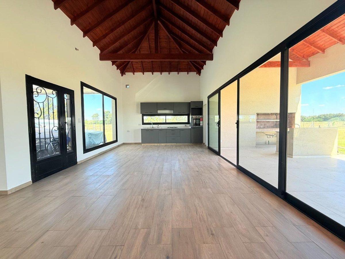 Foto de VENTA CASA 4 AMBIENTES EL REBENQUE, imagen 2