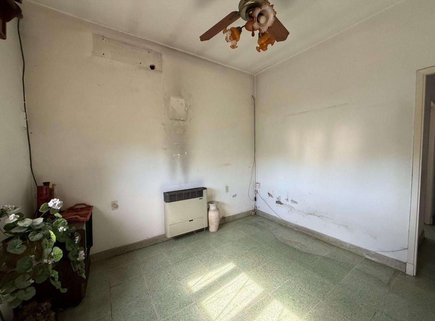 Foto de CASA EN VENTA 3 AMBIENTES LONGCHAMPS GARAGE JARDIN, imagen 2