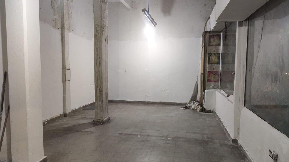 Foto de VENTA - San Telmo - Local a la calle en esquina, imagen 1