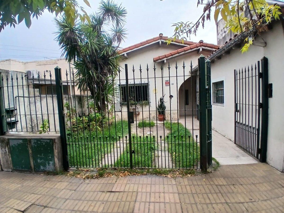 Foto de VENTA CASA LANUS OESTE APTA CREDITO- NUEVO VALOR, imagen 1