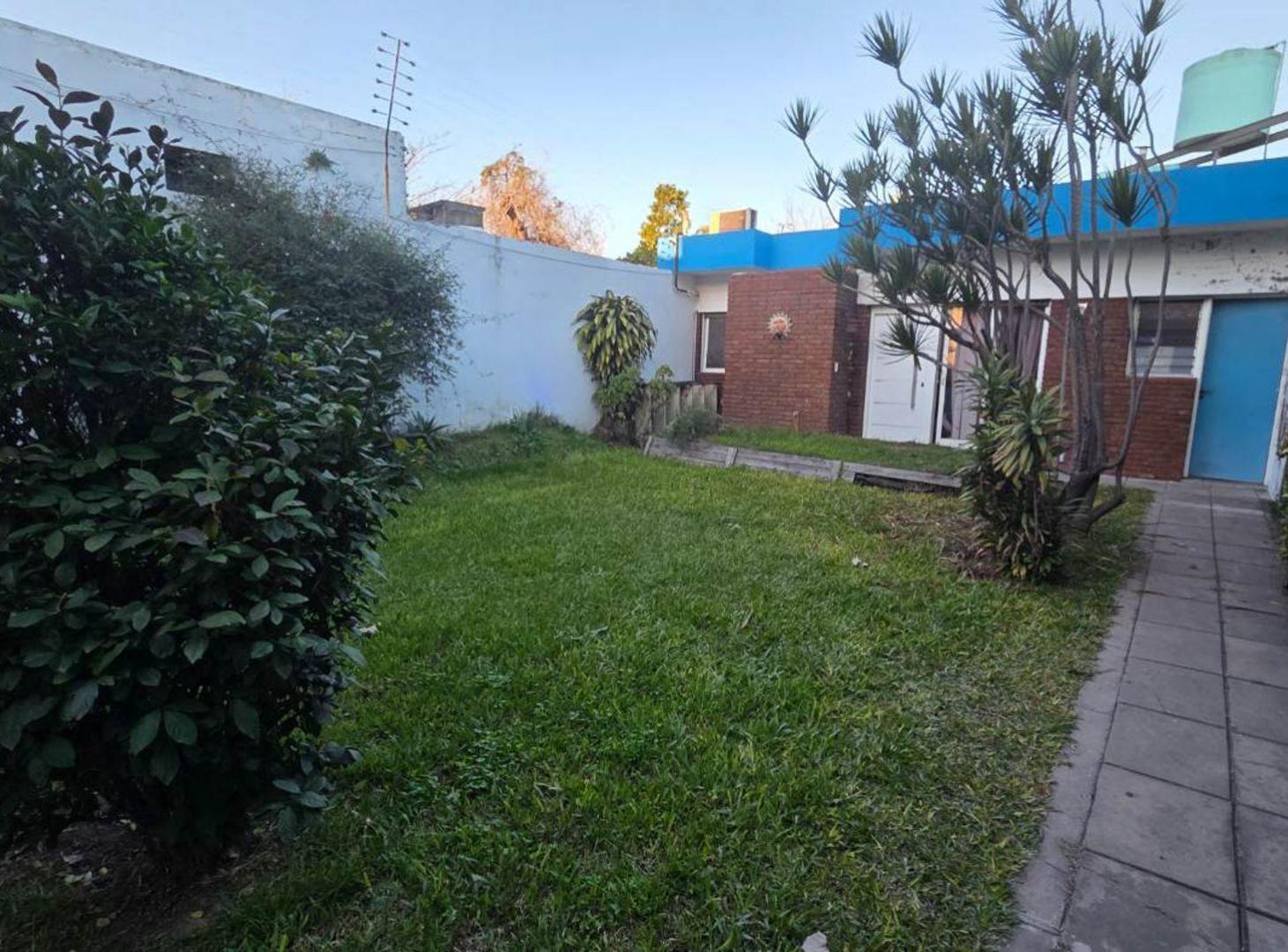 Foto de VENTA Villa Dominico Casa 3 amb + 2 departamentos, imagen 1