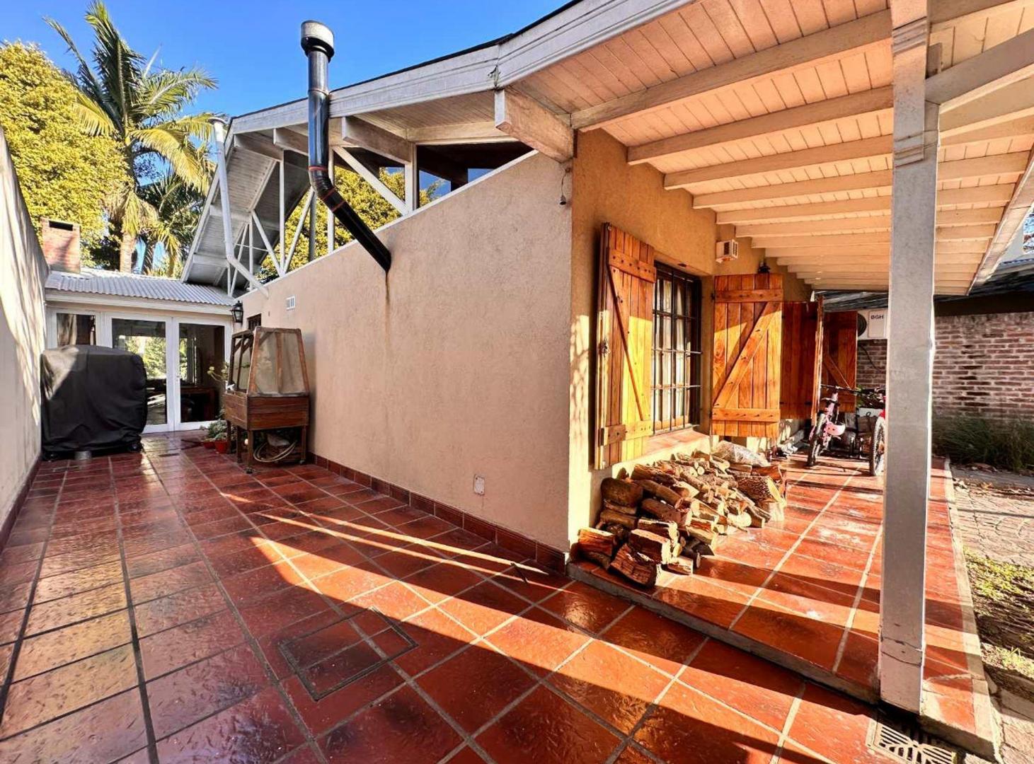 Foto de Casa 4 Ambientes con parque y pileta, Turdera, imagen 3