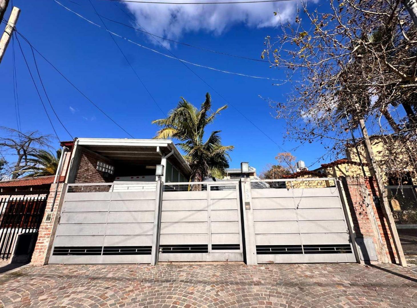 Foto de Casa 4 Ambientes con parque y pileta, Turdera, imagen 5