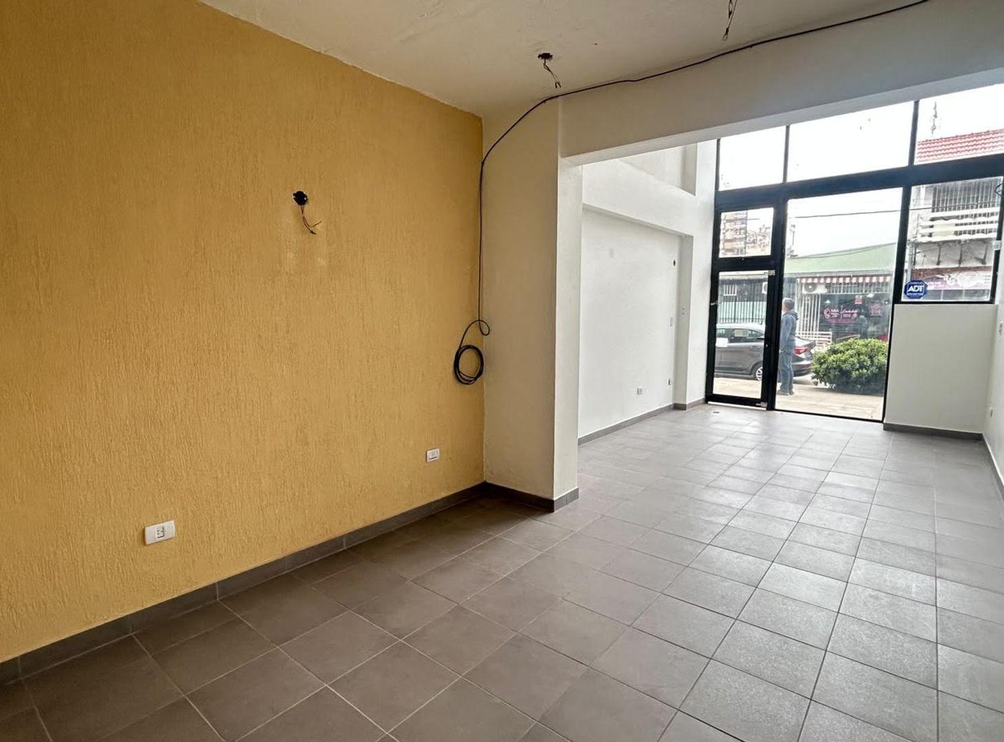 Foto de Venta Wilde Excelente Local a metros de Las Flores, imagen 5