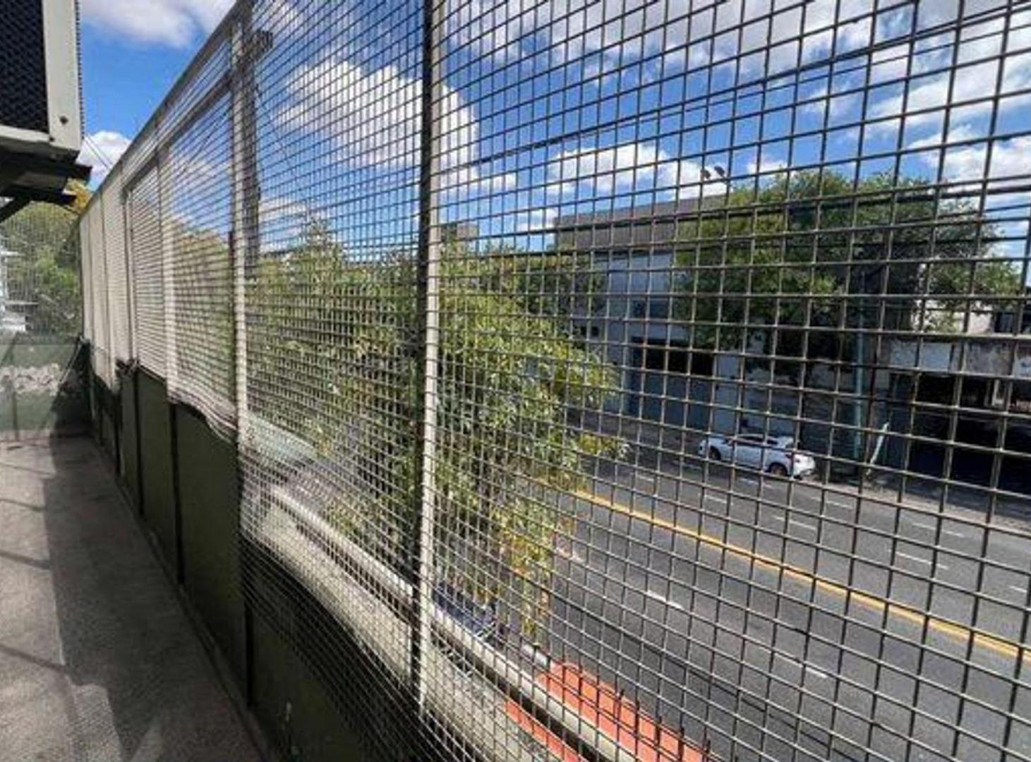 Foto de VENTA PH 2/3 AMB SIN EXPENSAS BALCÓN BARRACAS, imagen 2