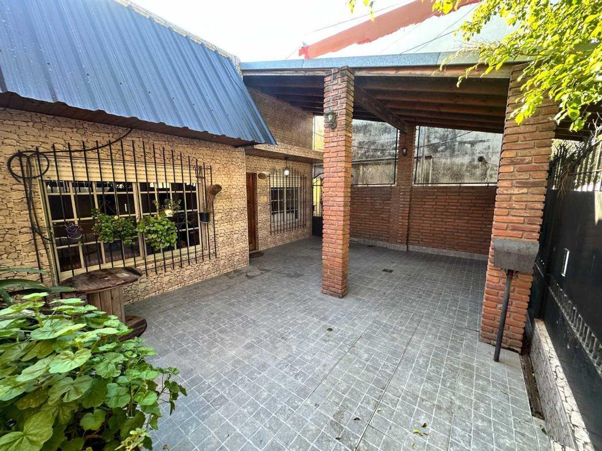 Foto de VENTA CASA PH 3 AMB. REMEDIOS DE ESCALADA LANUS, imagen 3
