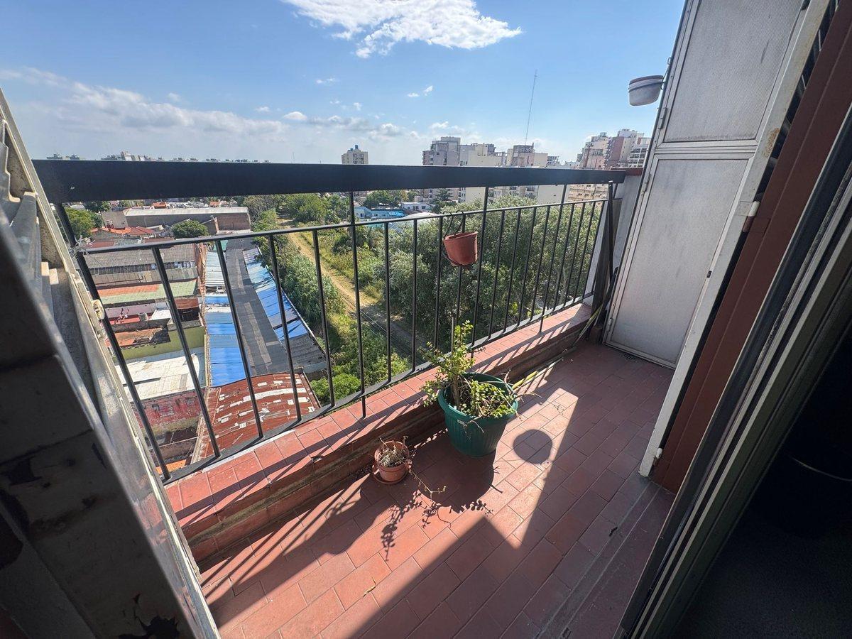 Foto de VENTA DEPARTAMENTO AVELLANEDA 4 AMBIENTES CON DEP., imagen 1